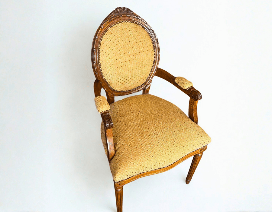 Taller artesanal Carval Muebles — trabajo en madera de encina